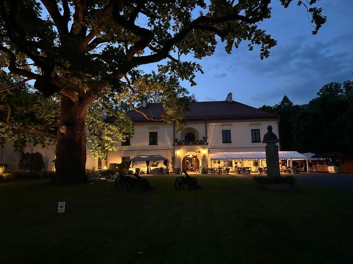 Hotel Zamek Dubiecko Exterior foto